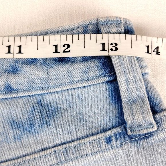 Universal Thread High Rise Acid Wash Frayed Hem Denim Shorts New Size 4 - Picture 7 of 11